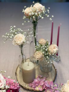 rosa Polyantha-Rose für die Tischdekoration